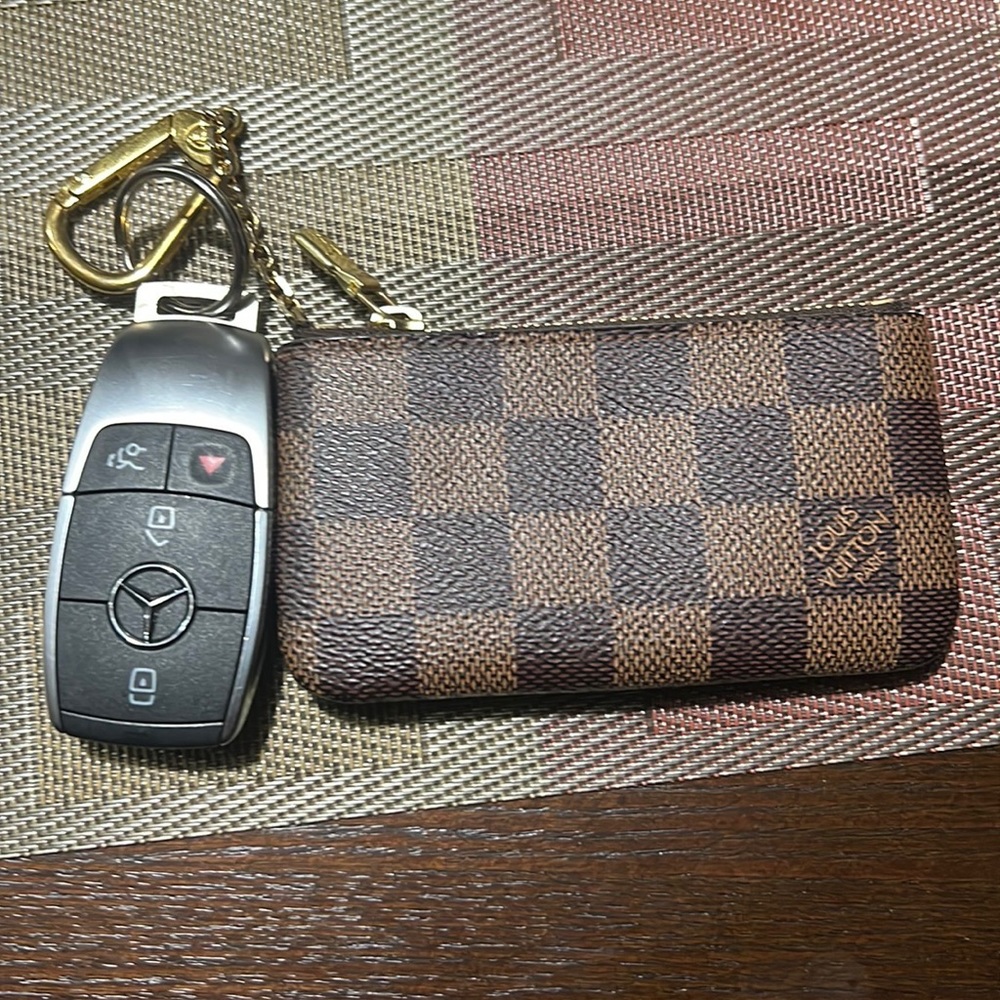 Louis Vuitton Key Pouch Damier Ebene